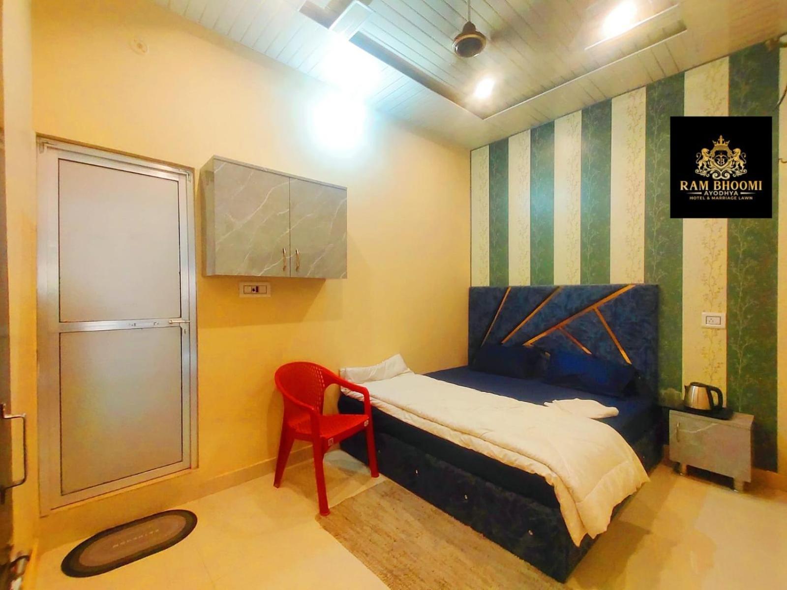 Hotel Rambhoomi Ayodhya Chambre photo